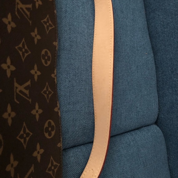 *SOLD*more photos of Authentic Graceful pm purse. - Picture 3 of 5